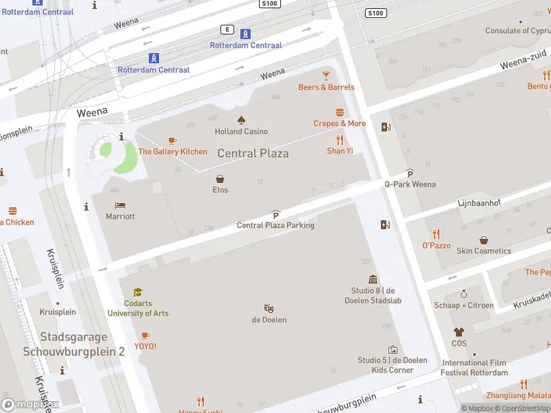 Ambulance met grote spoed naar de Kruisstraat in Rotterdam