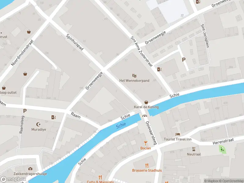 Ambulance met gepaste spoed naar de Vijgensteeg in Schiedam