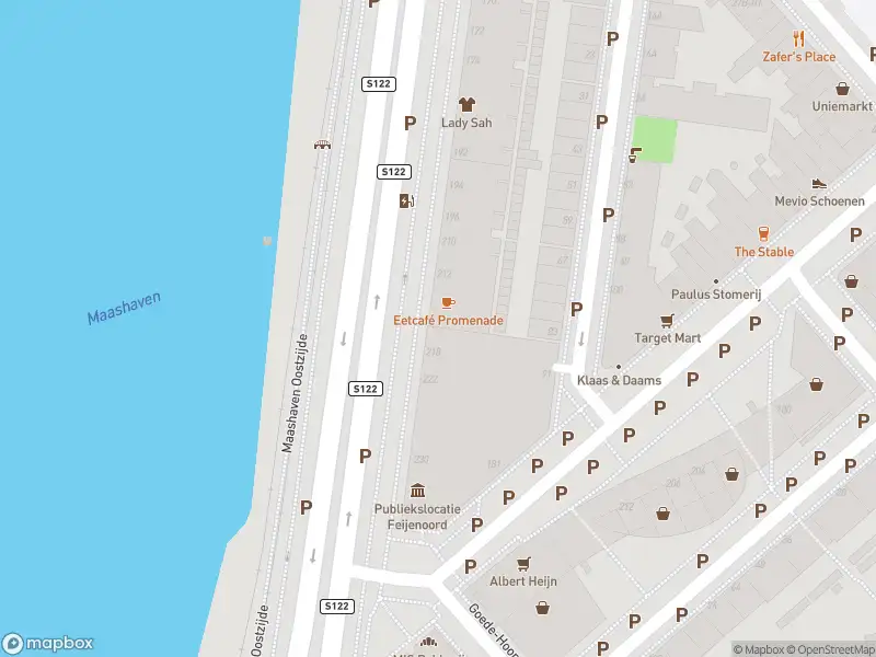 Ambulance met grote spoed naar de Maashaven O.z. in Rotterdam