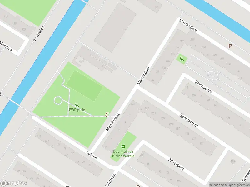 Ambulance met gepaste spoed naar de Dijkwater in Amsterdam