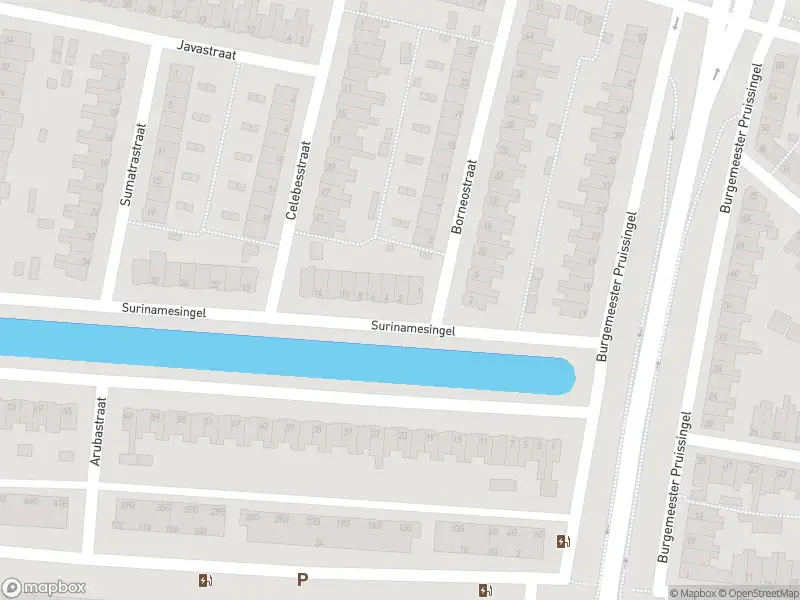 Ambulance met gepaste spoed naar de Surinamesingel in Vlaardingen