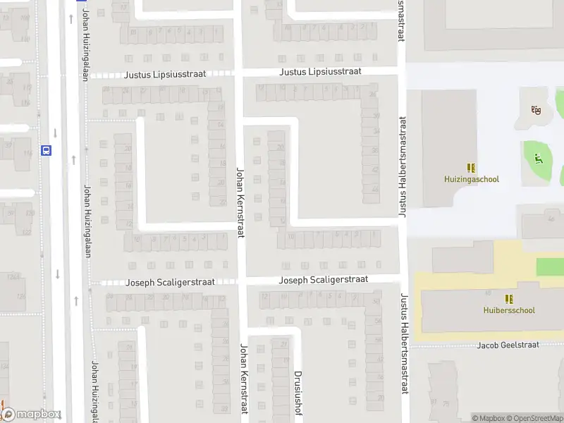 Ambulance met grote spoed naar de Mattheüs Sladushof in Amsterdam