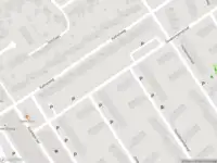 Ambulance met grote spoed naar de Goudenregenstraat in Vlaardingen