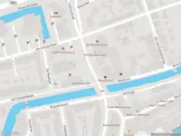 Ambulance met grote spoed naar de Stationsstraat in Spijkenisse