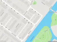 Ambulance met grote spoed naar de Markermeer in Zoetermeer