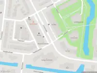 Ambulance met grote spoed naar de Populierenlaan in Amstelveen