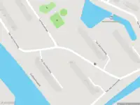 Ambulance met grote spoed naar de Van Adrichemweg in Rotterdam