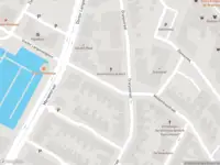 Ambulance met grote spoed naar de Oranjestraat in Sliedrecht