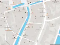 Politie met gepaste spoed naar de Oude Koemarkt in Sneek vanwege ongeval met letsel