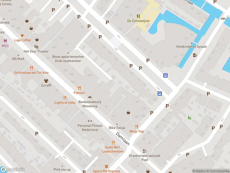 Ambulance met grote spoed naar de Plaspoelstraat in Leidschendam