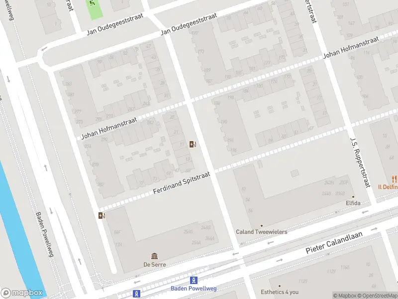 Ambulance met grote spoed naar de Dr. E. Boekmanstraat in Amsterdam