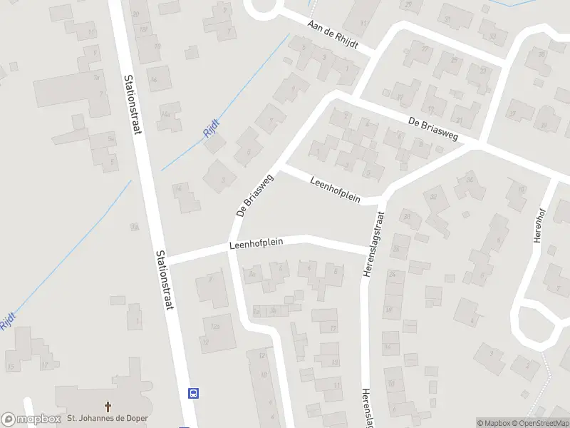 Ambulance met grote spoed naar de Leenhofplein in Baexem