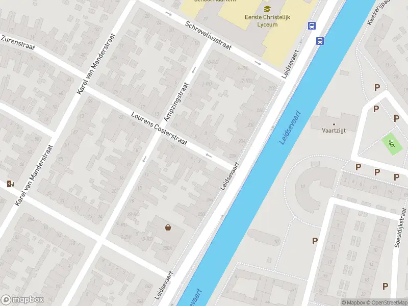 Ambulance met gepaste spoed naar de Lourens Costerstraat in Haarlem