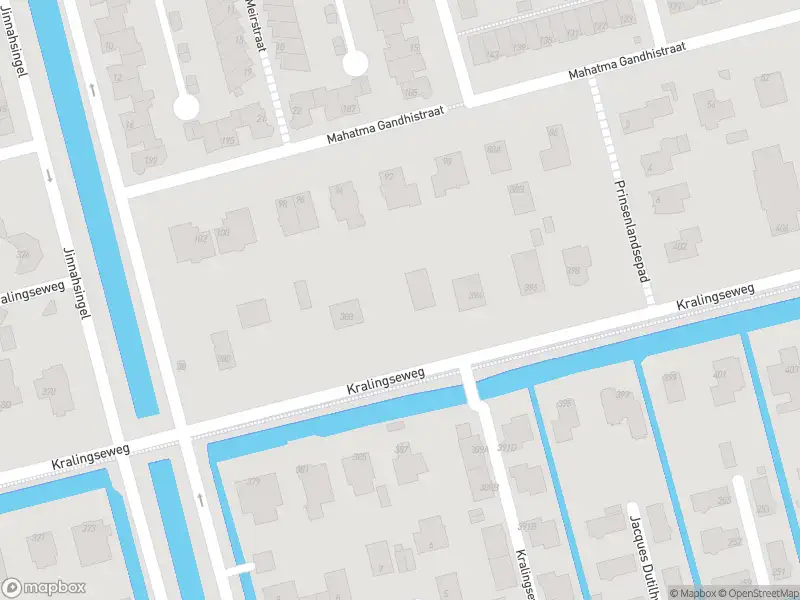 Ambulance met grote spoed naar de Kralingseweg in Rotterdam