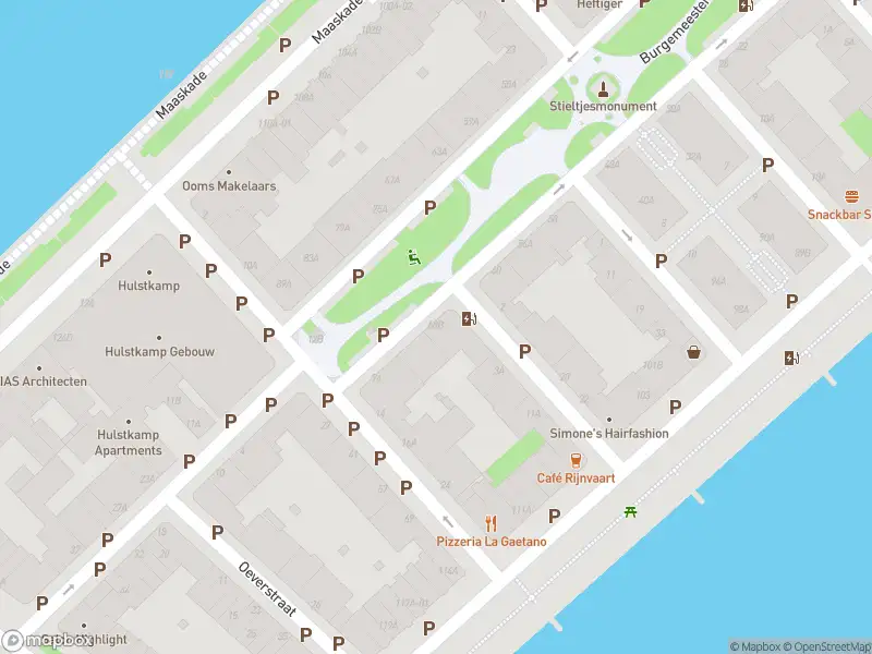 Ambulance met gepaste spoed naar de Burgemeester Hoffmanplein in Rotterdam