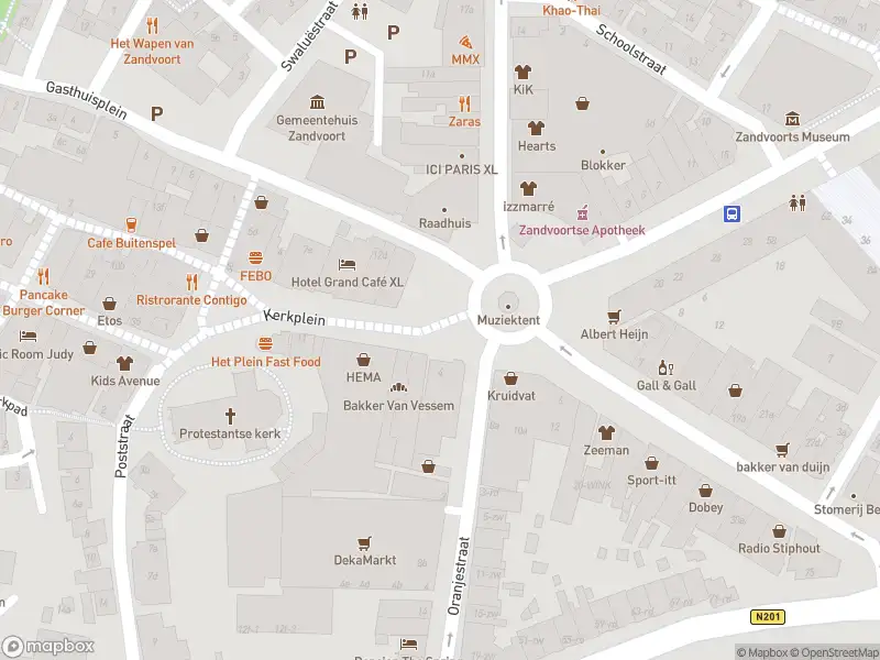 Ambulance met gepaste spoed naar de Raadhuisplein in Zandvoort