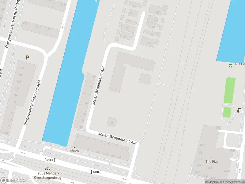 Ambulance met grote spoed naar de Johan Broedeletstraat in Amsterdam