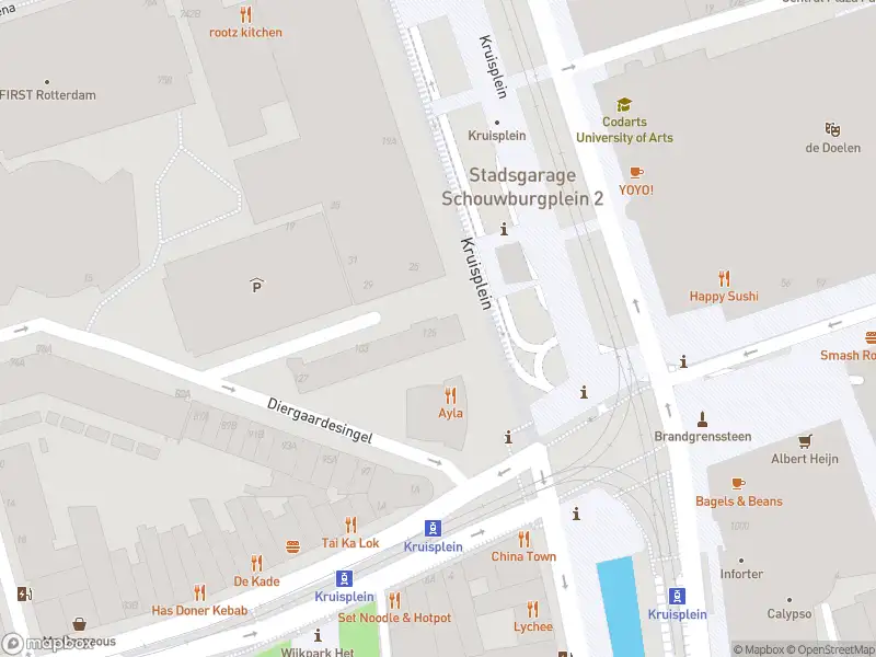 Ambulance met gepaste spoed naar de Kruisplein in Rotterdam