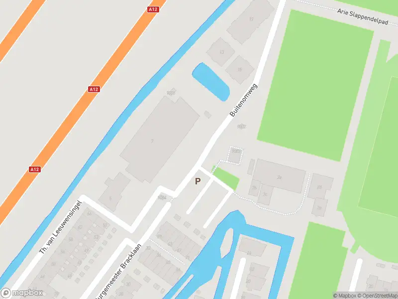 Ambulance met gepaste spoed naar de Buitenomweg in Reeuwijk