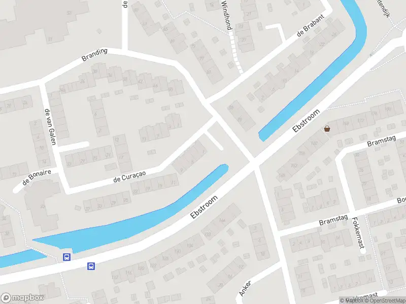 Ambulance met grote spoed naar de De Curaçao in Hellevoetsluis