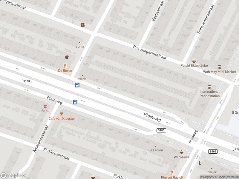 Ambulance met gepaste spoed naar de Pleinweg in Rotterdam