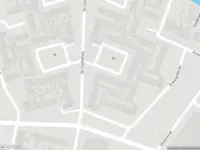 Ambulance met grote spoed naar de Volgervennenplein in Volendam