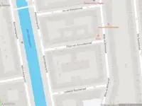 Ambulance met grote spoed naar de Jan van Riebeekstraat in Amsterdam