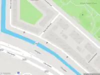 Ambulance met grote spoed naar de Kees Broekmanstraat in Amsterdam