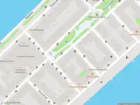 Ambulance met gepaste spoed naar de Burgemeester Hoffmanplein in Rotterdam