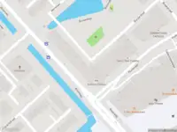 Ambulance met grote spoed naar de Buizerdhof in Capelle aan den IJssel