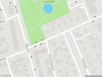 Brandweer met gepaste spoed naar de D.H. v.d. Scheerstraat in Emmen vanwege schoorsteenbrand