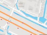 Ambulance met grote spoed naar de Polderweg in Ouderkerk aan de Amstel