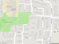 Brandweer met grote spoed naar de Hazenbos in Halsteren vanwege gebouwbrand