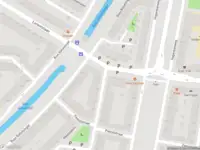 Ambulance met gepaste spoed naar de Newtonstraat in Schiedam