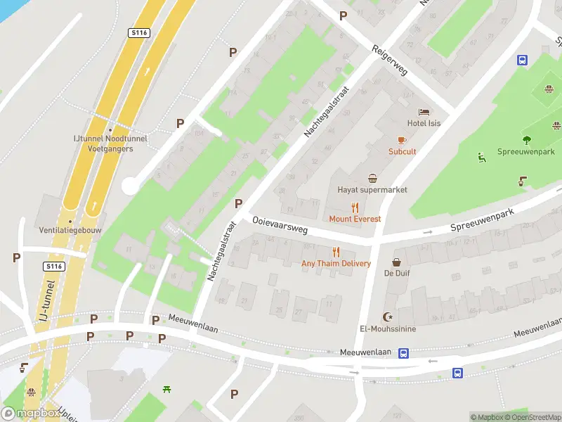 Ambulance met gepaste spoed naar de Ooievaarsweg in Amsterdam