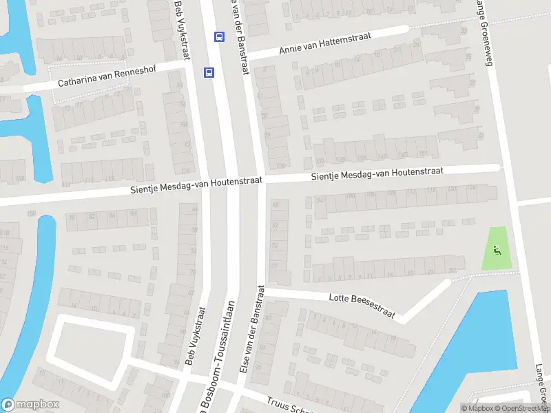 Ambulance met grote spoed naar de Else van der Banstraat in Spijkenisse