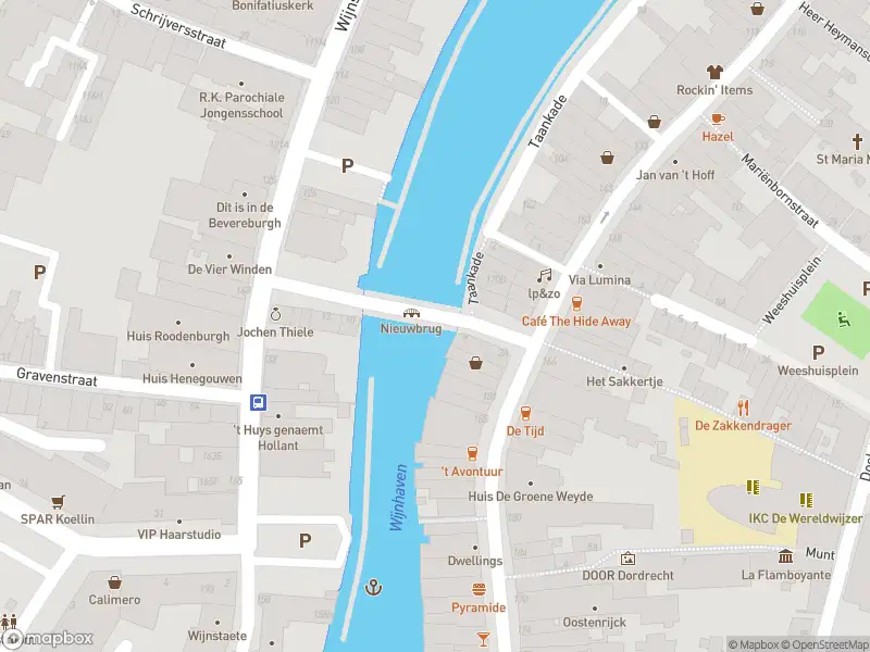 Ambulance met grote spoed naar de Nieuwbrug in Dordrecht