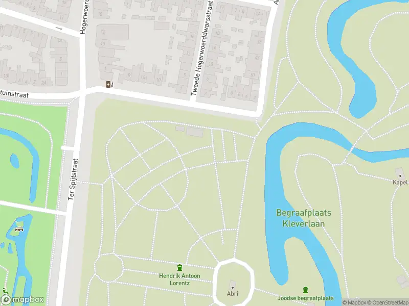 Ambulance met gepaste spoed naar de Cederstraat in Haarlem