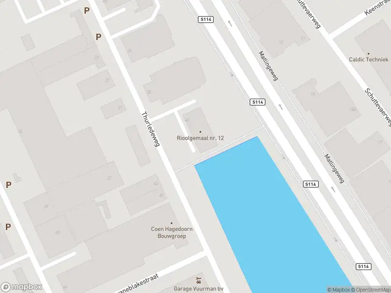 Ambulance met grote spoed naar de Thurledeweg in Rotterdam