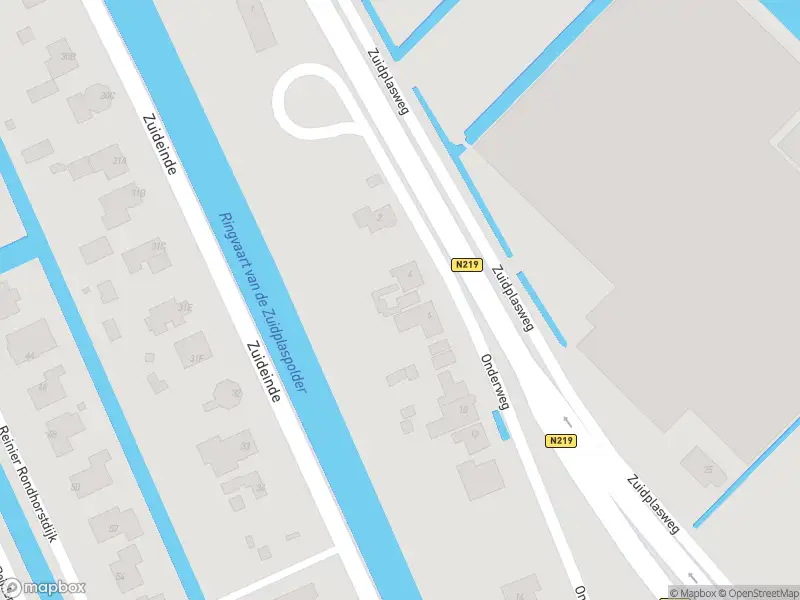 Ambulance met gepaste spoed naar de Onderweg in Zevenhuizen