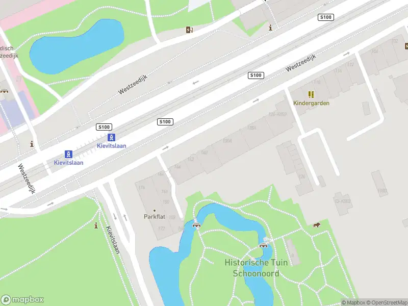 Ambulance met grote spoed naar de Westzeedijk in Rotterdam