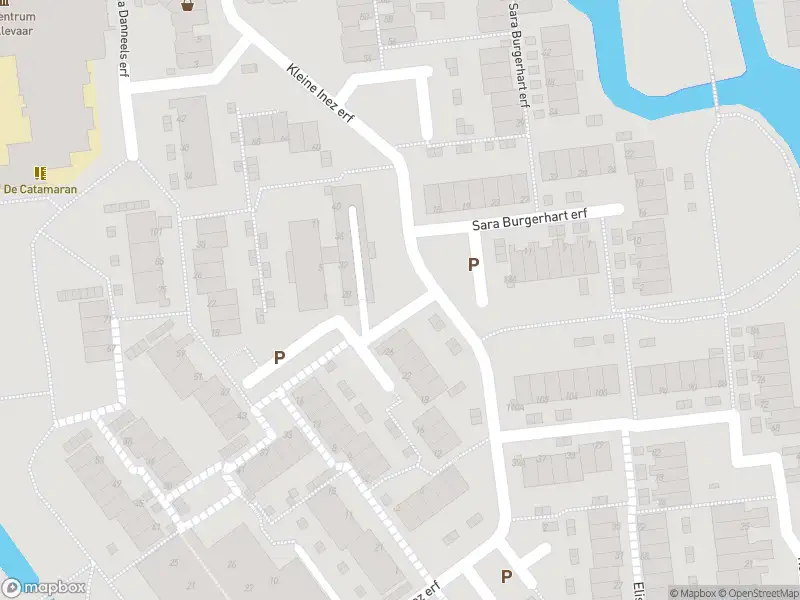 Brandweer met gepaste spoed naar de Kleine Inez erf in Capelle aan den IJssel