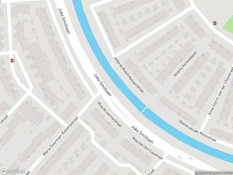 Brandweer met gepaste spoed naar de Etty Hillesumstraat in Spijkenisse vanwege afhijsen patient