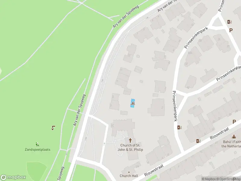 Ambulance met gepaste spoed naar de Ary van der Spuyweg in 's-Gravenhage