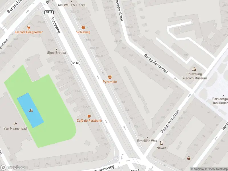 Ambulance met gepaste spoed naar de Schieweg in Rotterdam