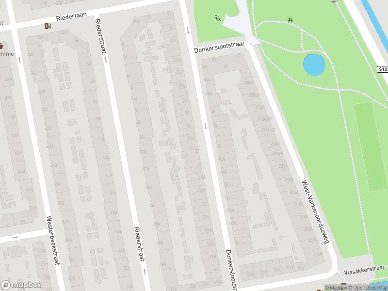 Ambulance met grote spoed naar de Donkerslootstraat in Rotterdam