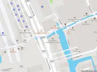 Ambulance met grote spoed naar de Stadhuisplein in Zaandam