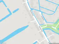 Ambulance met grote spoed naar de Landsmeerderdijk in Amsterdam