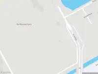 Ambulance met grote spoed naar de De passage in Amsterdam-Duivendrecht