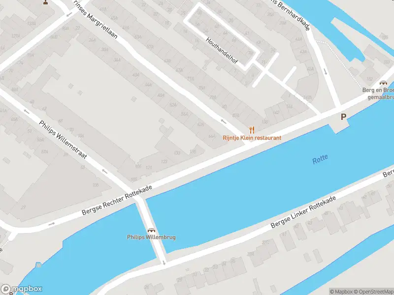 Ambulance met gepaste spoed naar de Bergse Rechter Rottekade in Rotterdam